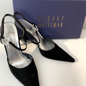 Woman’s size 8.5 Stuart Weitzman black low heels
